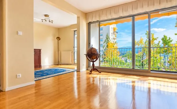 TRESPOEY - Appartement T4 - 101 m² - Vue Pyrénées - Ascenseur - Garage - Parking - Cellier