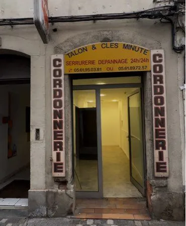 Local commercial Hyper Centre