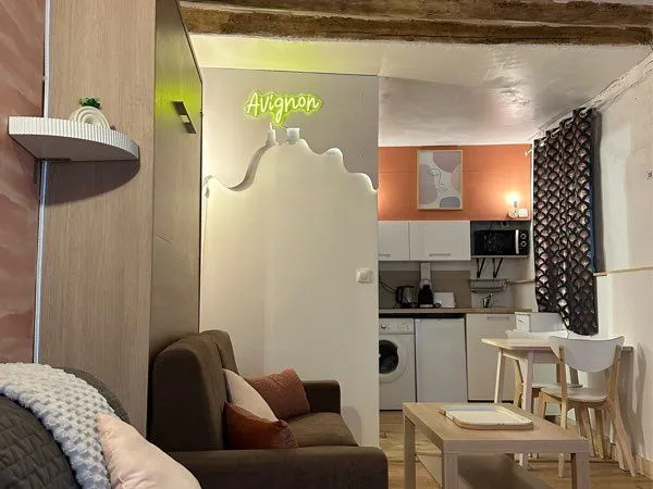 Studio/T1 meublé 23 m² refait à neuf - Avignon intra-muros - étudiant