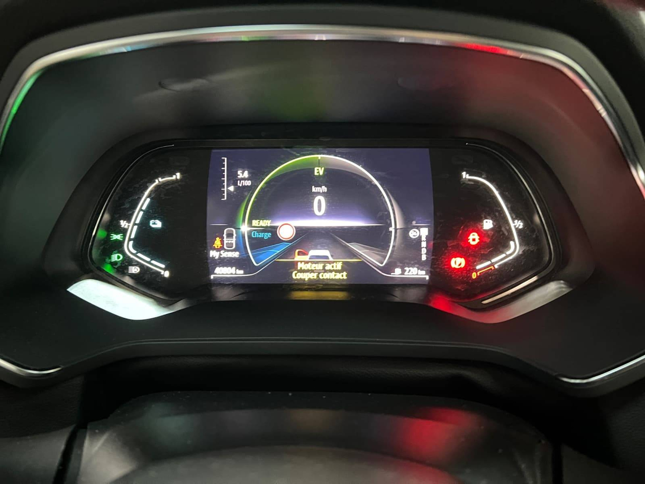 Renault Captur E-Tech full hybrid 145 — photo 15
