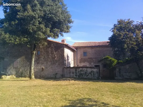 Ferme rénovée centre melle