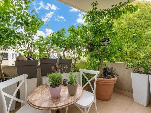 83300 DRAGUIGNAN - Résidence LE NARTUBY- 3 PIÈCES - 2 CHAMBRES - 76.0 M² - APPARTEMENT TOTALEMENT RE