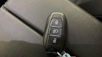 Peugeot 3008 HYBRID 225ch Allure e-EAT8 — photo 16