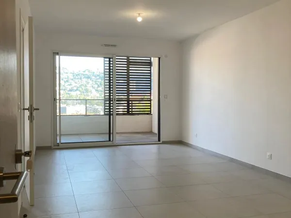 Cannes Petit Juas – 2 pièces neuf au dernier étage avec terrasse, piscine et garage