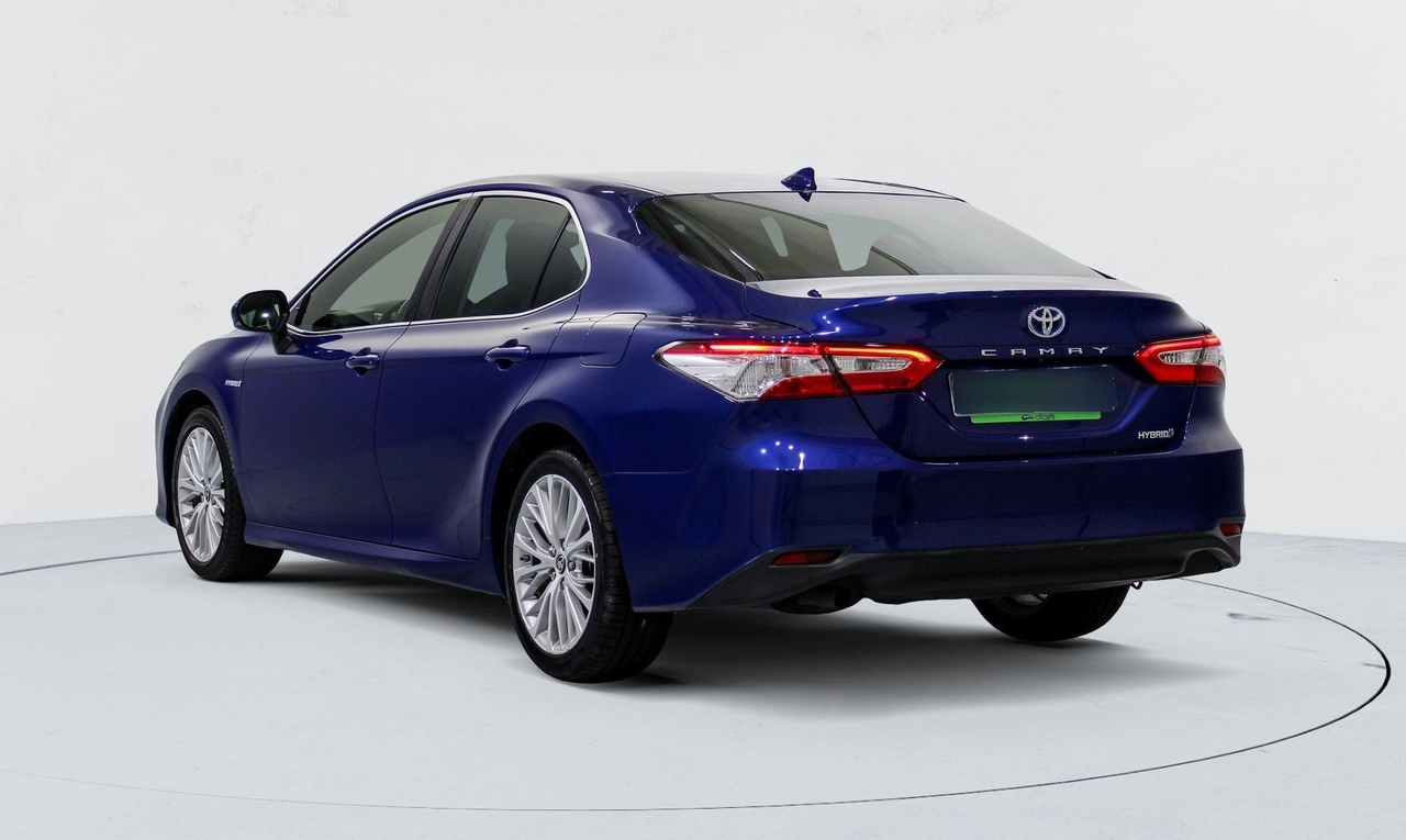 Toyota Camry — photo 3