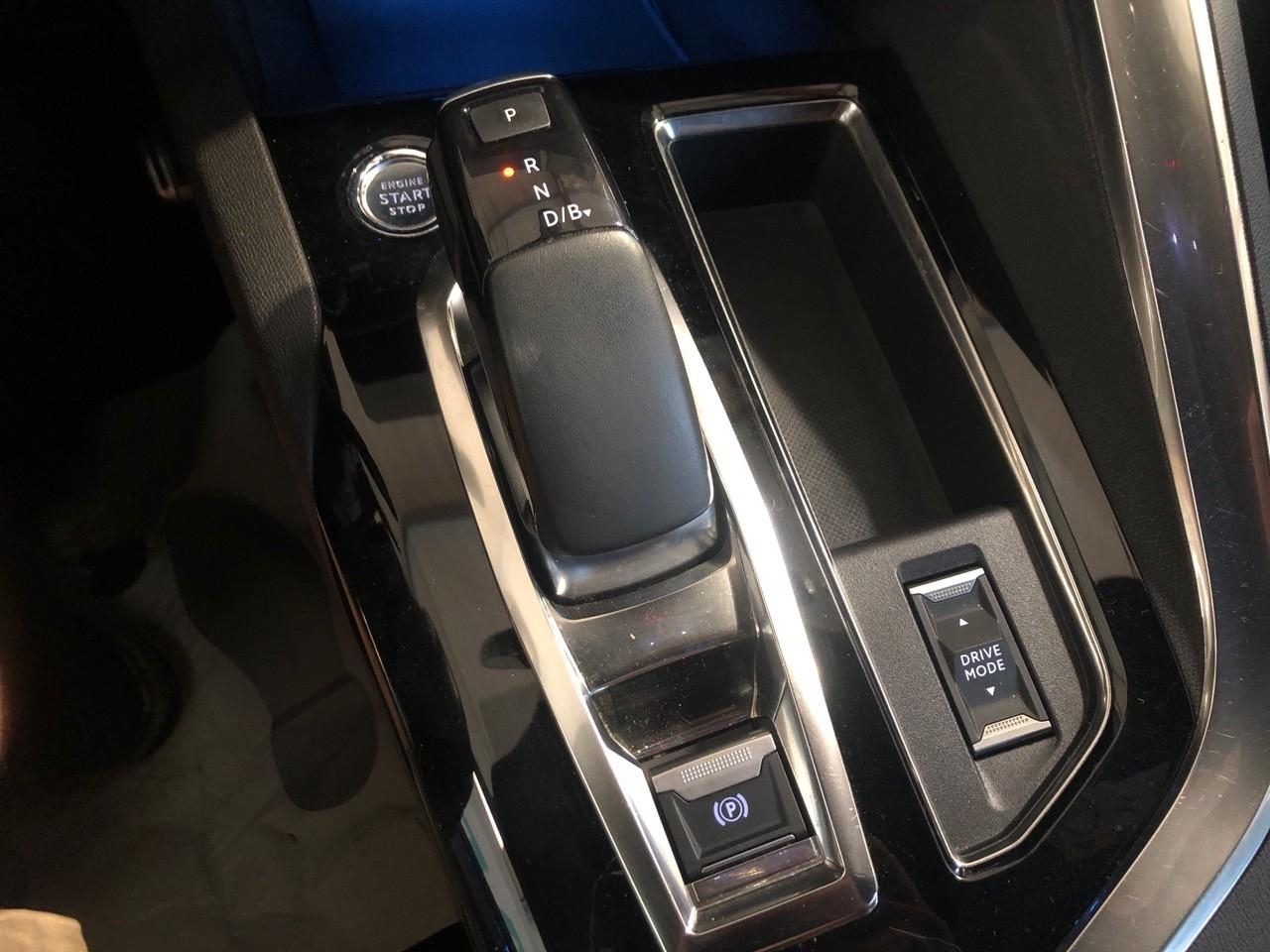 Peugeot 3008 hybrid 225 e-eat8 gt — photo 16