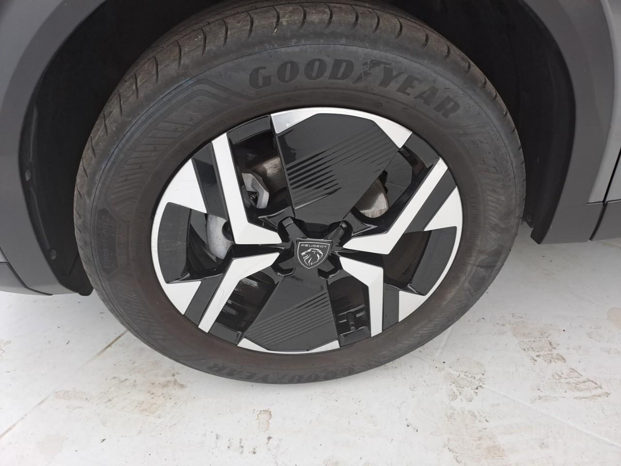 Peugeot 2008 puretech 130 s&s eat8 gt — photo 11