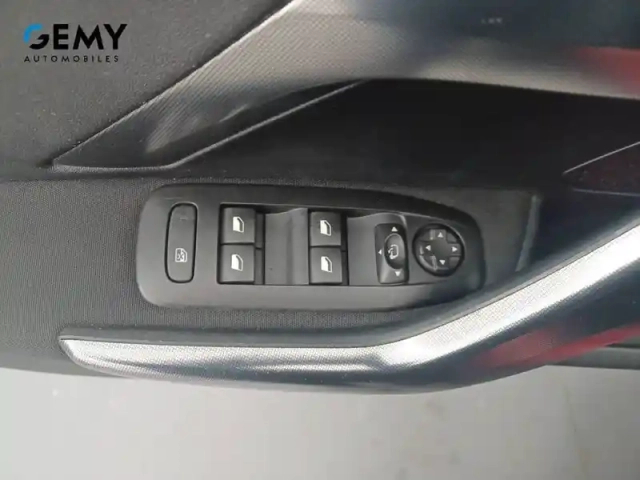 Peugeot 2008 1.2 puretech 110ch s&amp;s bvm5 — photo 52