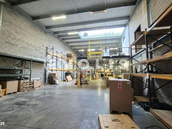 Local bureaux 1 961 m²