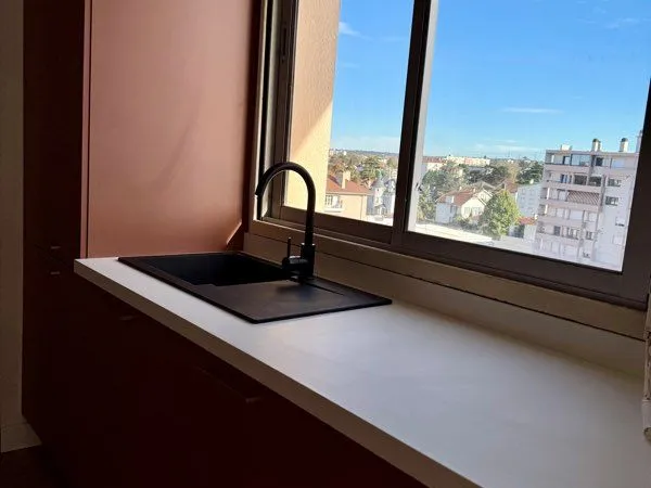 T3 80 m² rénové - Vue Pyrénées, balcon & parking