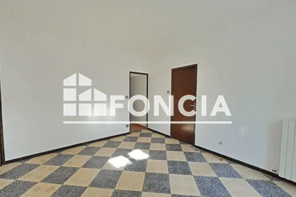 Maison Location Arles 5p 124m² 1000€