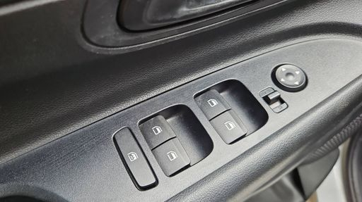 Hyundai i20 1.2 i 84 - Initia – 2023 – 71801 km – Essence – Boîte Manuelle — photo 43