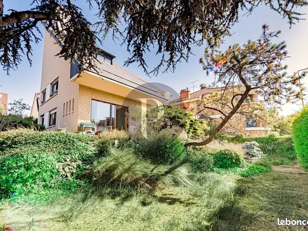 Maison 8 pièces 180 m²