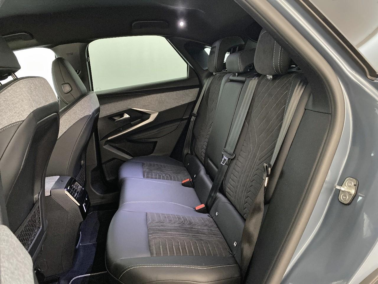 Peugeot 3008 hybrid 145 e-dcs6 gt — photo 10
