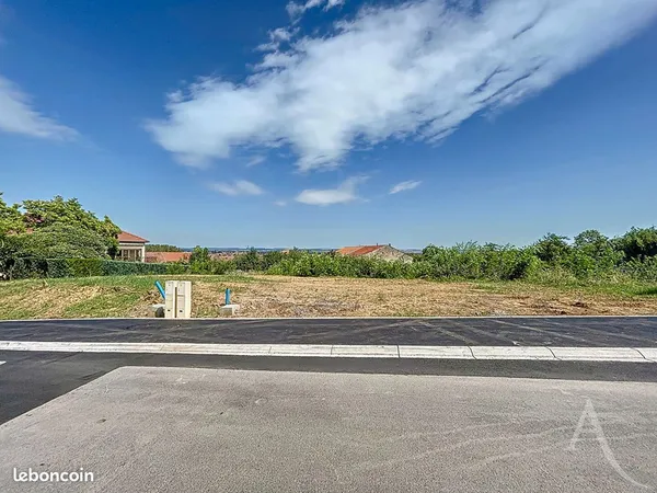 Terrain 1127 m² NORROY LE VENEUR