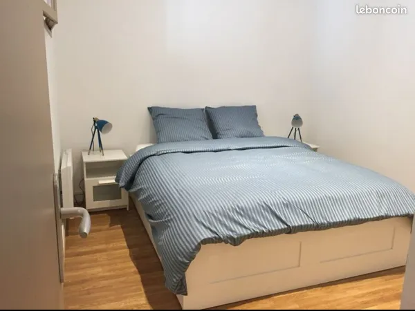 Meublé de 43 m² avec espace nuit séparé - Marseille 5e - Rue Roger Brun