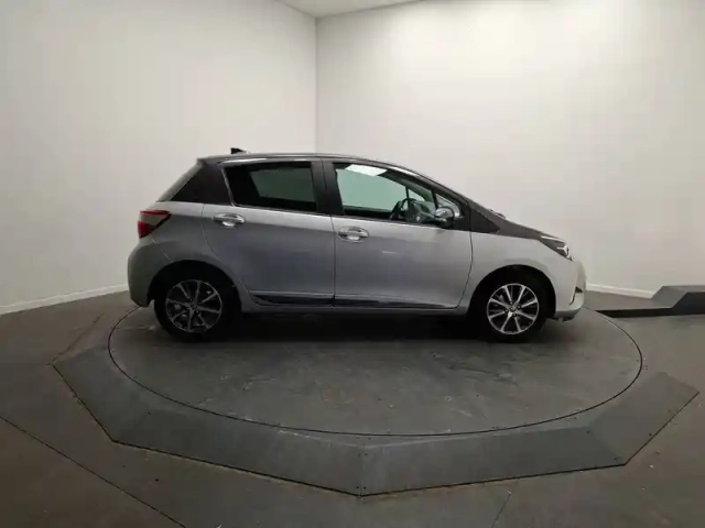 Toyota Yaris 110 vvt-i — photo 6