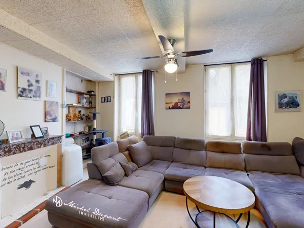 Appartement de 83 m² indépendant avec surface commerciale vitrée