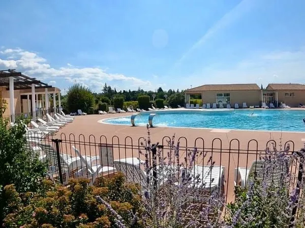 Maison 3 pièces 68 m2 avec terrasse et piscine