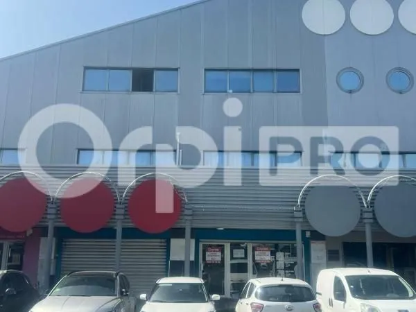 Local commercial 115 m²