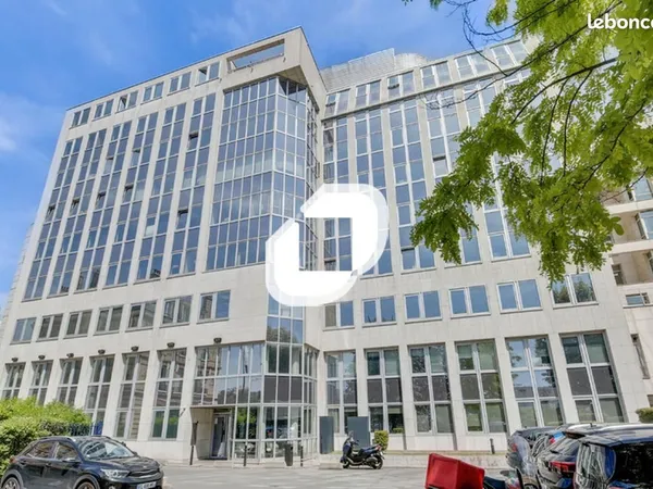 Bureaux 1 741 m²