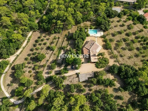 Maison 11 pièces 298 m²