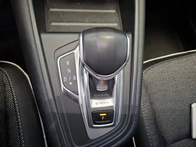 Renault Captur e-tech plug-in 160 - 21 — photo 42