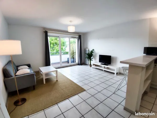 T2 MEUBLÉ 45m2 CAUDÉRAN DERNIER ÉTAGE + BALCON