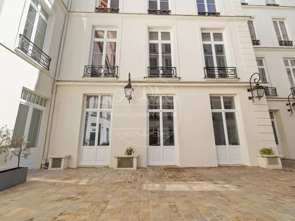 Superbe loft avec verrière à Paris 1er !