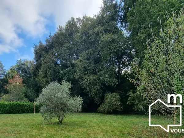 Terrain 750 m² Lignan-de-Bordeaux
