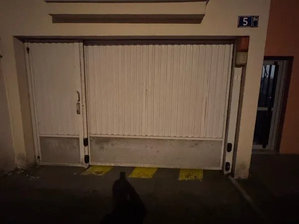 Location garage extérieur avec portail sécurisé à louer