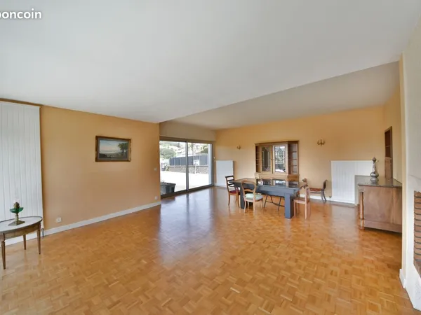 Maison 7 pièces 202 m²