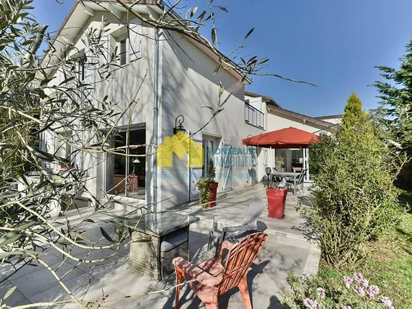 Maison 8 pièces 180 m²