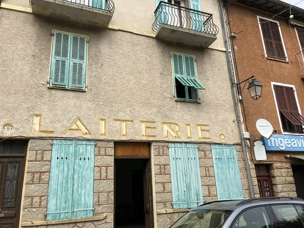 Bien de 100m2 ancienne laiterie roquebilliere