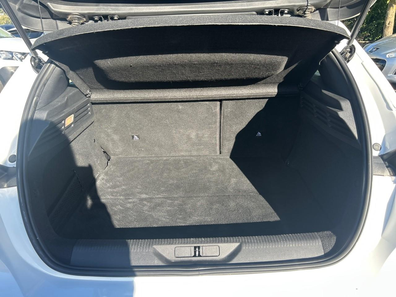 Peugeot 308 phev 180ch active pack e-eat8 — photo 6