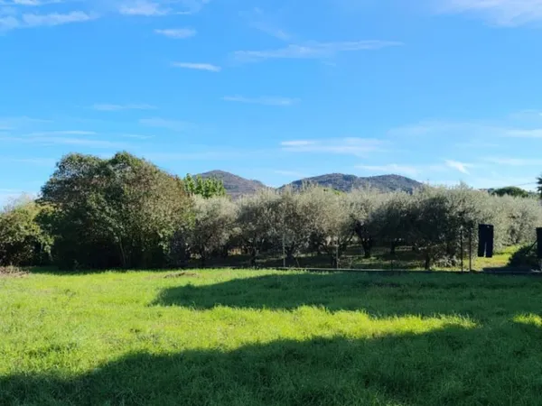 Terrain 1062 m²