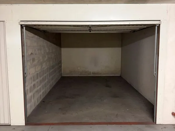 Box fermé à louer dans résidence sécurisé