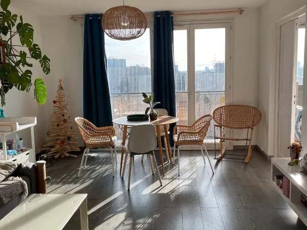 Appartement T3 meublé de 60 mètres carrés spacieux, lumineux et proche du métro Les Courtilles
