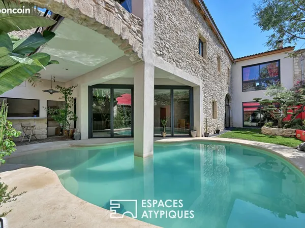 Propriété 8 pièces 371 m²