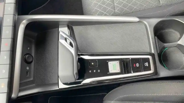 Mg Zs 1.5 l hybrid+ 197 ch — photo 21