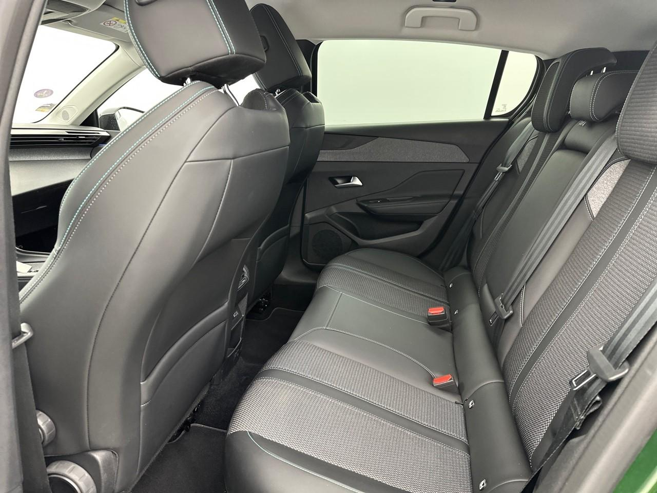 Peugeot 308 phev 180 e-eat8 allure — photo 12