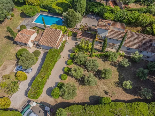EXCLUSIVITE Villa traditionnelle à La Nartelle fort potentiel d'agrandissement