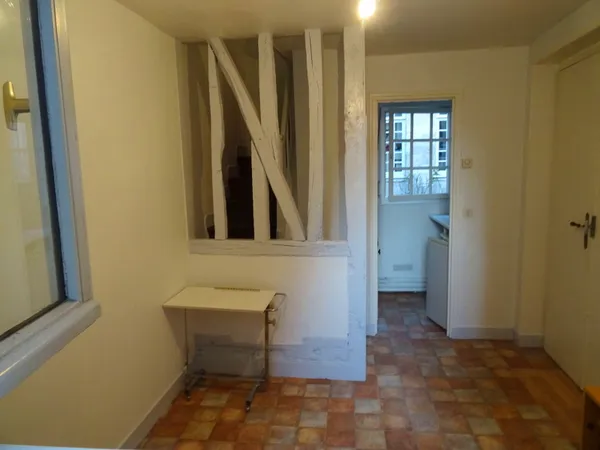 Loue petit appartement atypique en triplex (31m²) - Rouen (76)