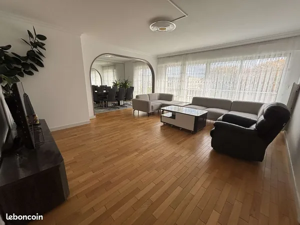 T3 très lumineux 89 m², balcon vue parc, cave, parking