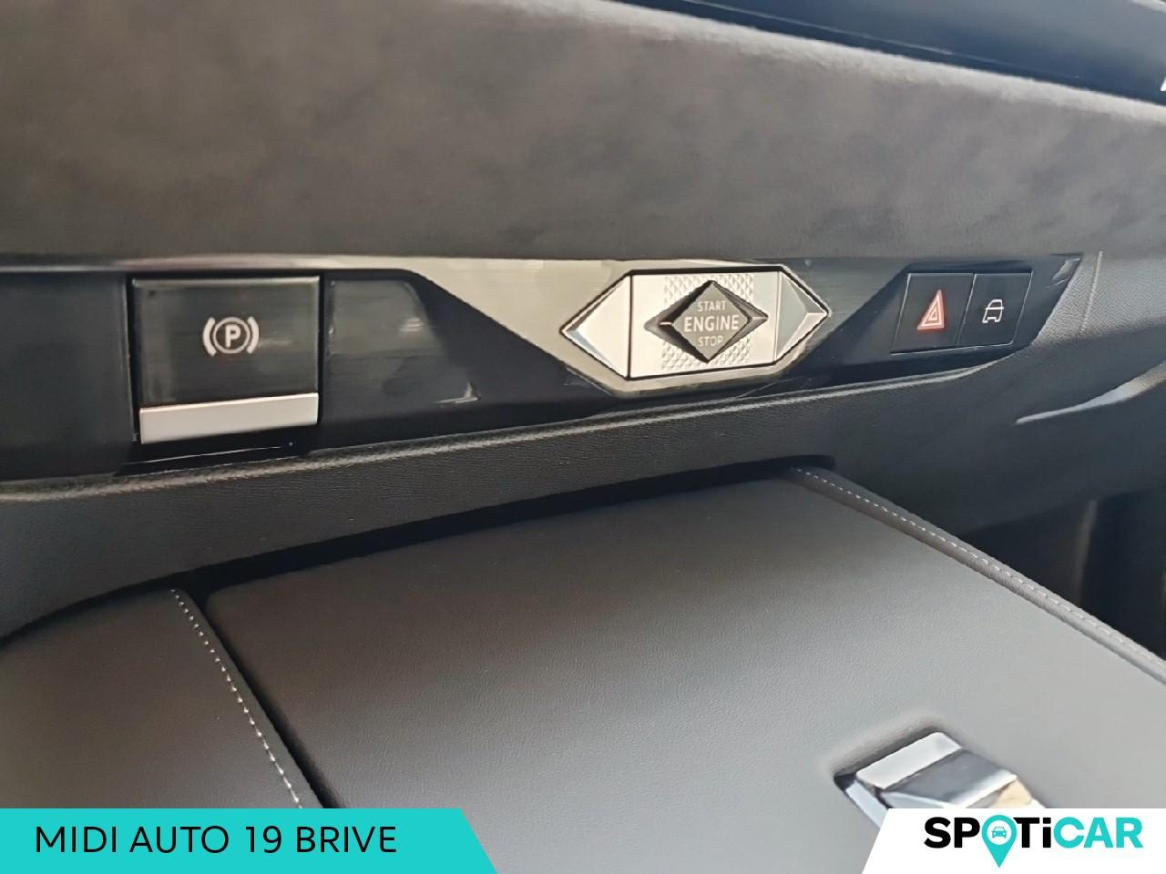 Ds Ds 4 bluehdi 130ch etoile automatique alcantara sieges — photo 25
