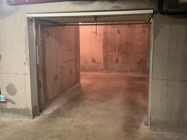 Loue grand garage haut meylan