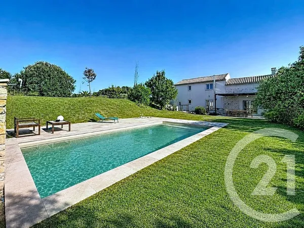 Maison 6 pièces 220 m²