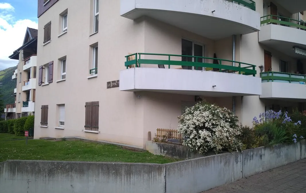 Photo 1