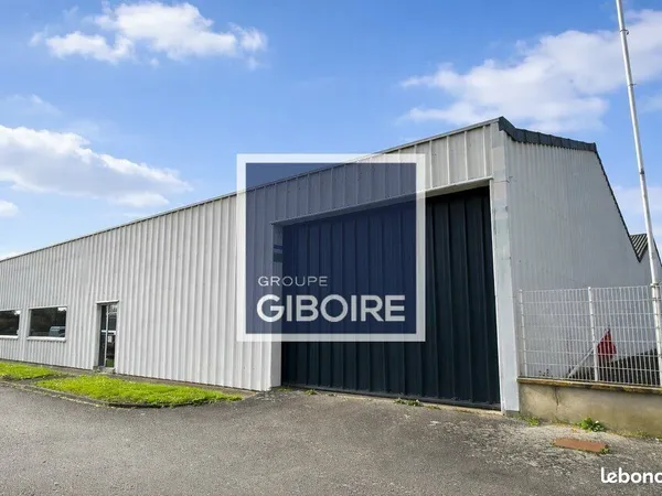 Local d'activité 1 600 m²