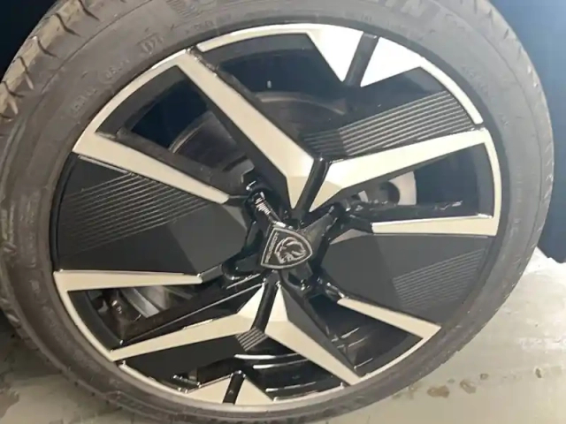 Peugeot 208 electrique 156 ch 54 kwh — photo 13